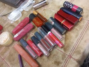 Random Lipstick Set Pack Of 17