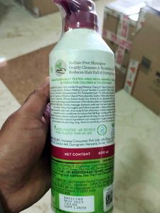 Mamaearth Onion Shampoo