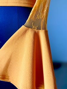 Offer🌷🌷Mustard Lace Top wit fabulous bell Sleeve