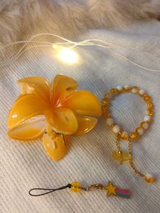Yellow Flower Accessory Set