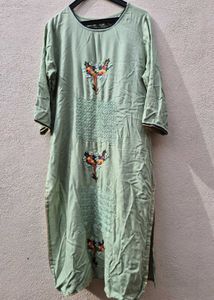 🌿 Sap Green Embroidered Kurta