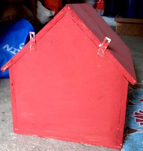 Cute Terracotta Birdhouse with Balcony