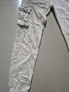 Beige Cargo Joggers – Comfortable &amp; Stylish