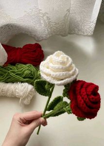 Crochet Rose Bouquet (2red 1 offwhite ros