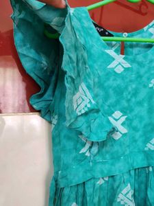 Sleeveless Maternity Gown