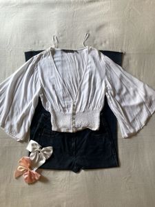 White Beachy Top🌧️
