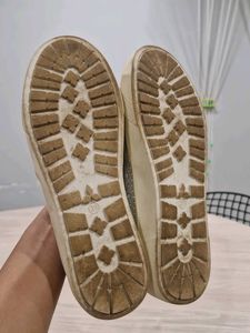 Carlton London Silver Neakers