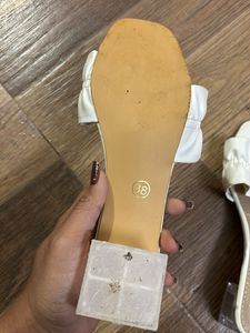 🚫 83% OFF 📢 Classy Shoetopia Girls Block Heels