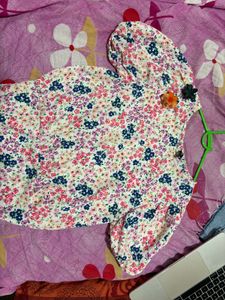 Floral Print Puff Sleeve Top