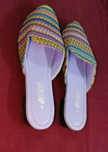Women Embroided Fabulous Juttis/Mojaris 👠