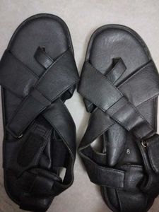 Men&#39;s Black Leather Sandals