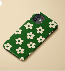 Daisy Print Hard Case iPhone 13