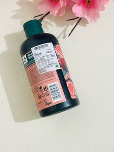 The Body Shop Strawberry Shower Gel