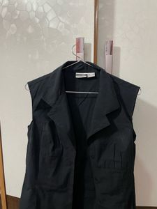 Sleeveless Black Dress