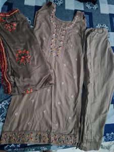 Pant Suit With Beautiful Dupatta 😍