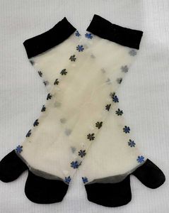 🆕Floral Tabi Socks - Unique Style 😍