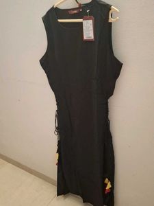 Black Kurti With Matching Bracelet