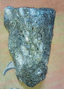 Specular Hematite Stone – Grounding aur Reflective