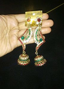 Assorted Jewelry Set: Earrings &amp; Bracelet