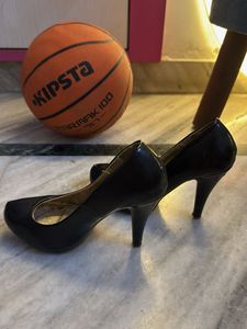 Modini Black Heels - VERY COMFORTABLE  HEEL