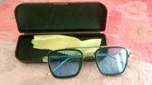 Square Framed Sunglasses with Case