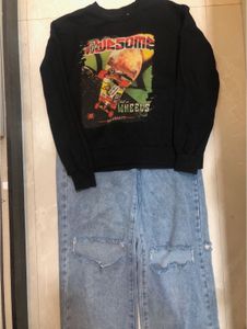 hoodie oversized with jeans