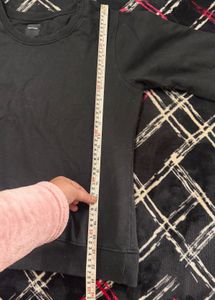 Floral Embroidered Black Sweatshirt