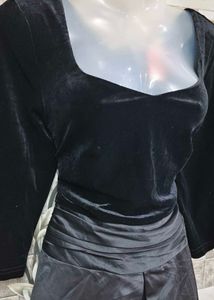 Elegant Black Velvet Midi Dress