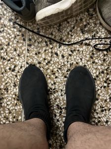 black high top sneakrs