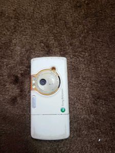 2 Sony Ericsson Phones
