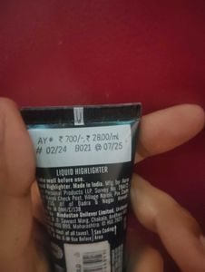 Lakeme Absolute liquid highlighter