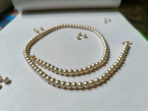 Pearl Beaded Necklace