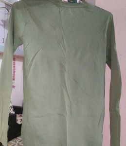 long-sleeved t-shirt