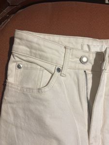 H&amp;M White Slim Straight Fit Jeans Xs