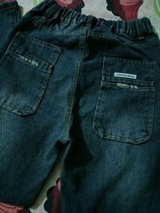 Baggy denim jeans