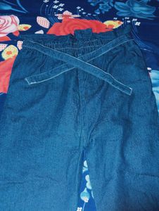 ~Capri Jeans~ Denim Pants.
