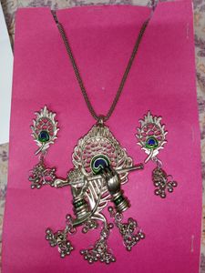 Jewellery Set.