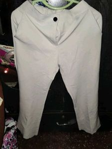 Leopard Print Sleeveless Top with pent