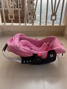 BABYHUG Car Seat BABY New Condition, Never Used