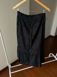 NEW LOOK Schiffli Black Maxi Skirt