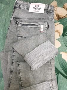 Bifold Gray Wash Jeans