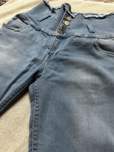 Like New High-Waisted Skinny Jeans with Frayed Hem