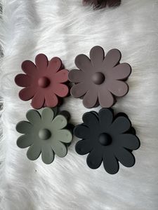 Daisy Hair Claw Clips