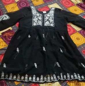 Black Embroidered Kurta