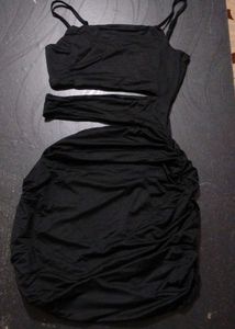 Sleek Black Cutout Bodycon Dress. Size :- M
