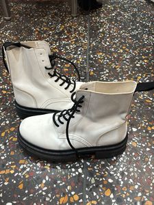 Forever 21 White Boots Women