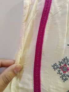 Karigari  Ethnic yellow Kurta Set with pink detail