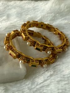 Elegant Bangle Set