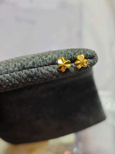 Gold Nose Pin And Earrings Two Pairs
