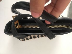 Twit Small Handbag(black And White )